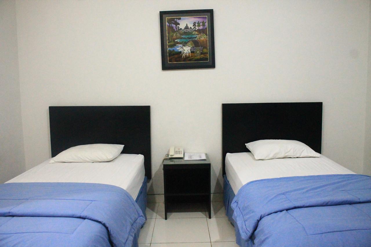 Carica Homestay Surabaya Bagian luar foto