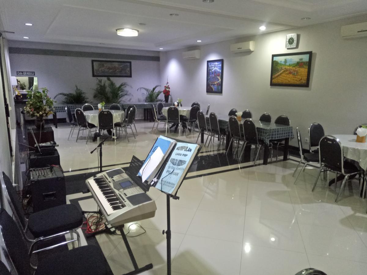 Carica Homestay Surabaya Bagian luar foto