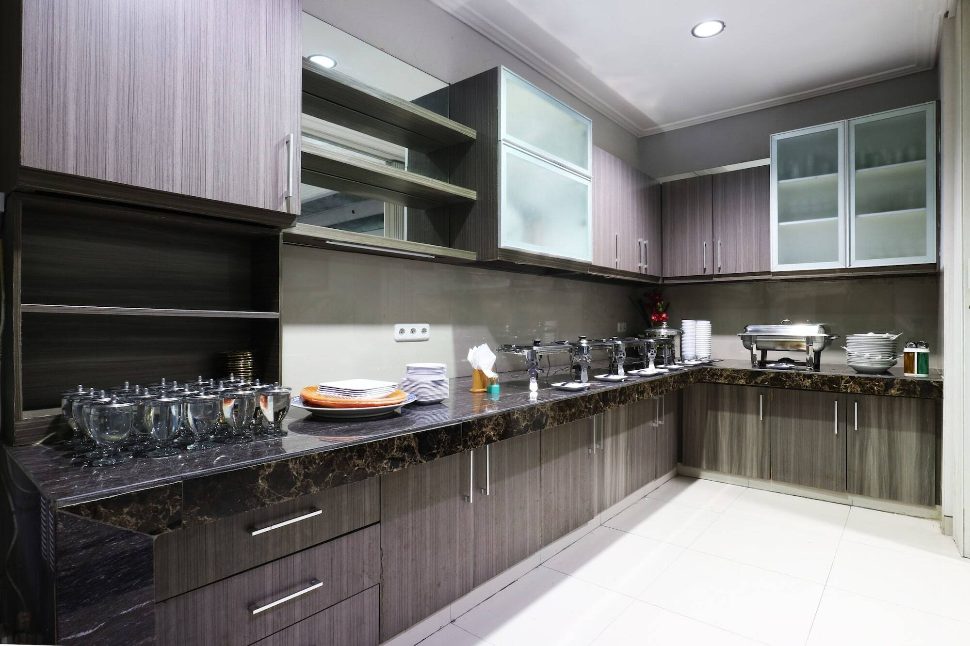 Carica Homestay Surabaya Bagian luar foto